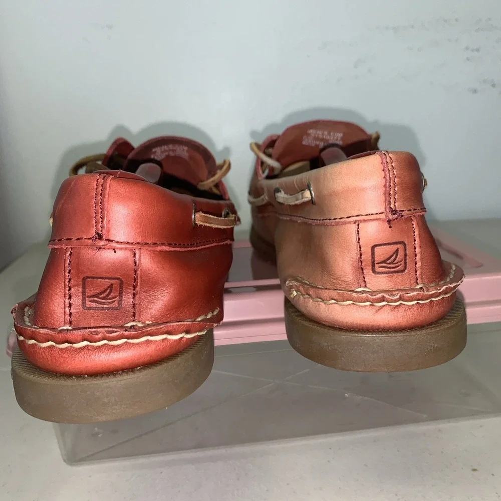 Sperry men gold